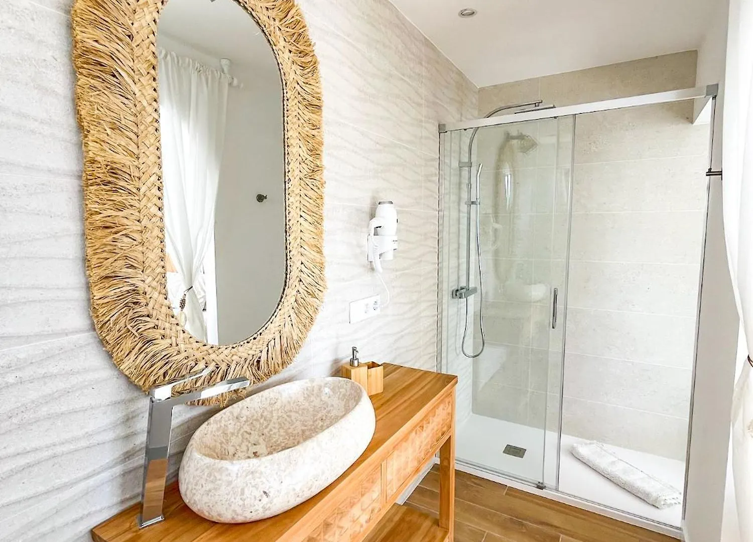 Chakra House Fuerteventura - Affordable Rooms In A Cozy Guesthouse Corralejo Affittacamere