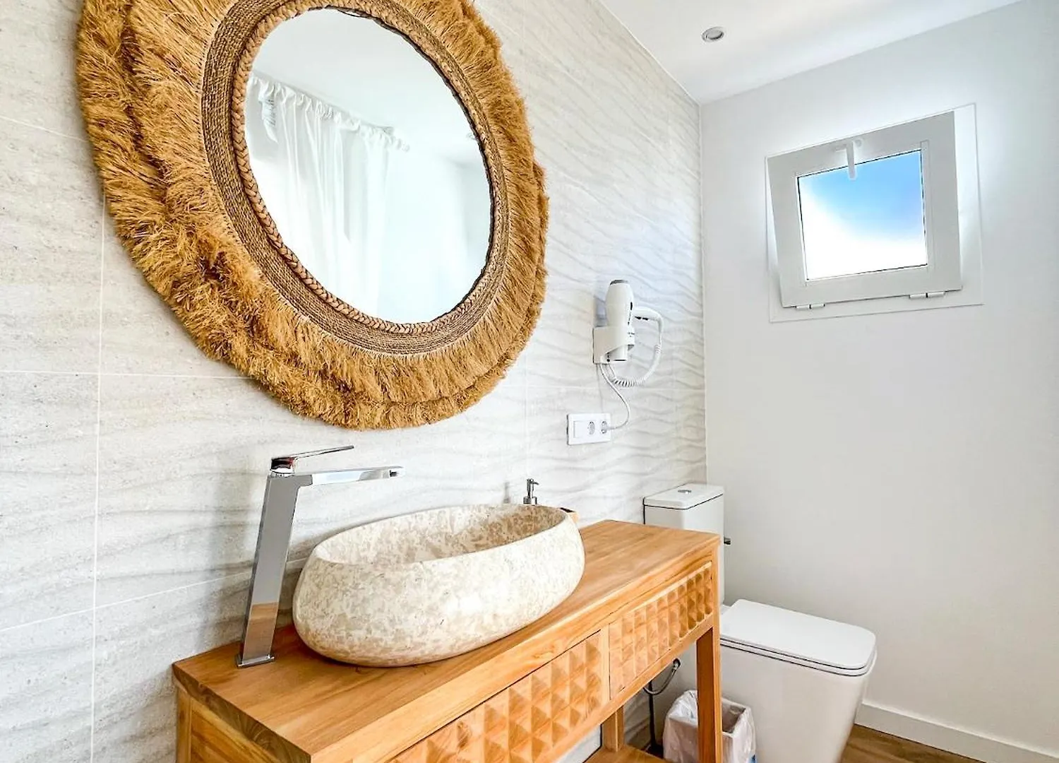 Chakra House Fuerteventura - Affordable Rooms In A Cozy Guesthouse Corralejo Spagna