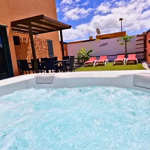  Casa vacanze Sunrise Surf House, Big Garden, Hot Tub, Parking, Super-fast Free Wi-fi