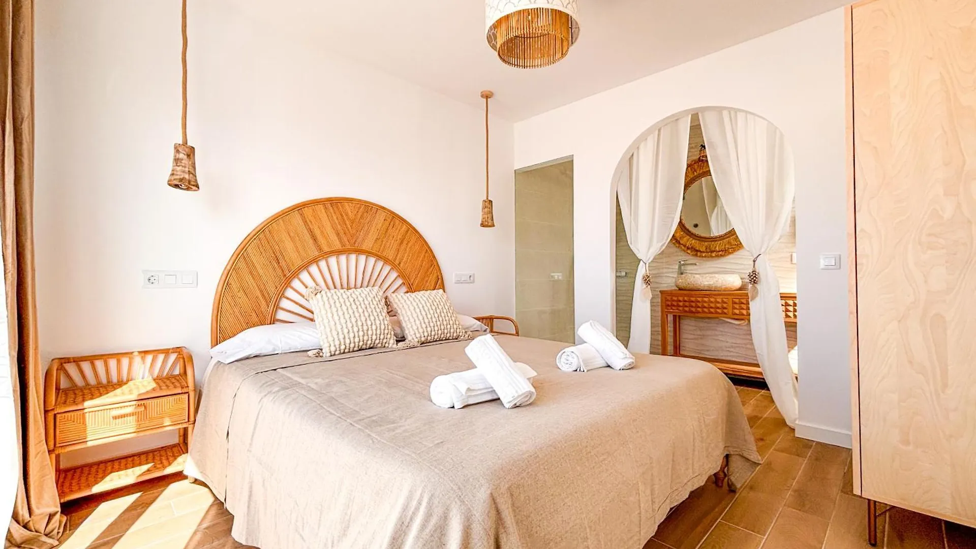 Chakra House Fuerteventura - Affordable Rooms In A Cozy Guesthouse Corralejo 0*,  İspanya